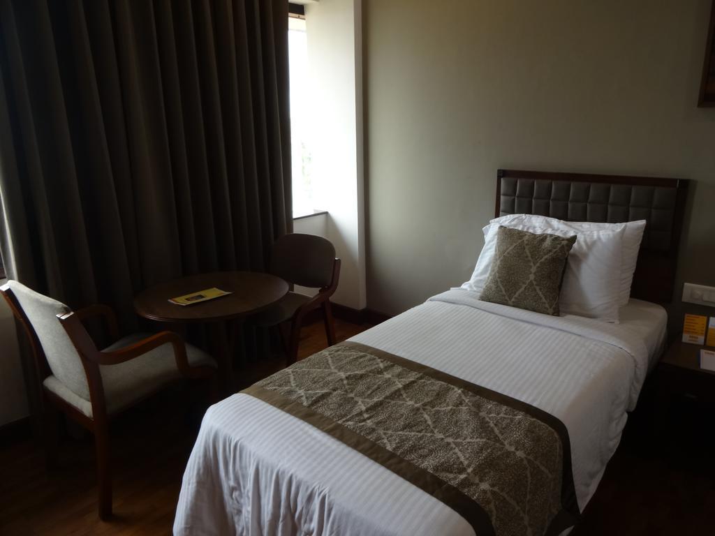 Keys Select By Lemon Tree Hotels, Malabar Gate, Kozhikode Exteriör bild