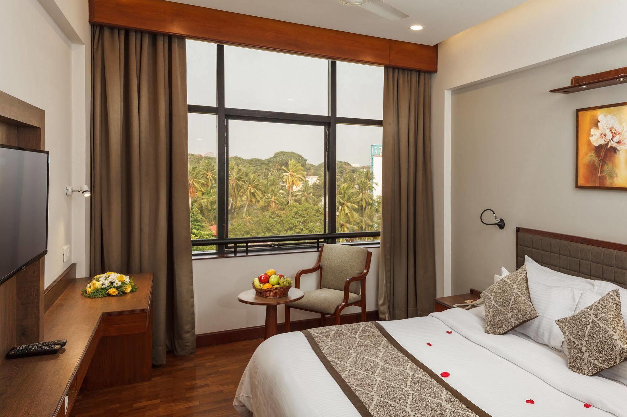 Keys Select By Lemon Tree Hotels, Malabar Gate, Kozhikode Exteriör bild